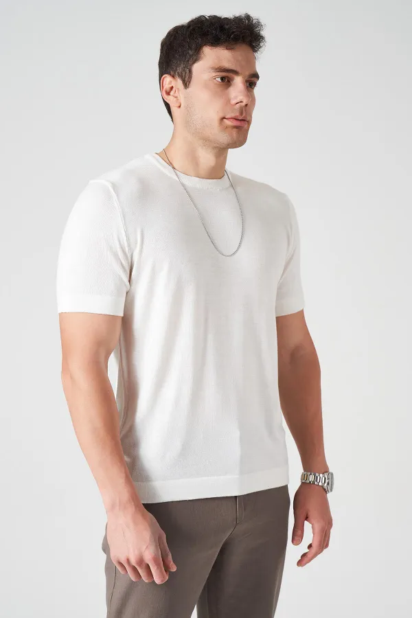 Erkek Ekru Bisiklet Yaka Etek Yırtmaçlı Triko Tişört