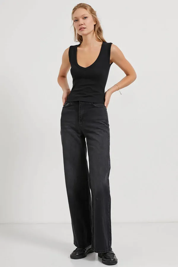 Kadın Siyah V Yaka Kolsuz Licralı Ribana Body