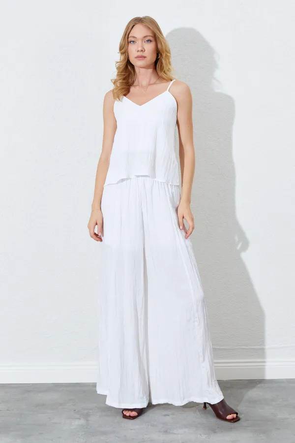 Kadın Ekru İp Askılı Kısa Pantolonlu Kırışık Takım