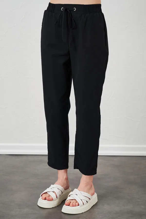 Kadın Siyah Beli Bağlamalı Havuç Paça Poplin Pantolon