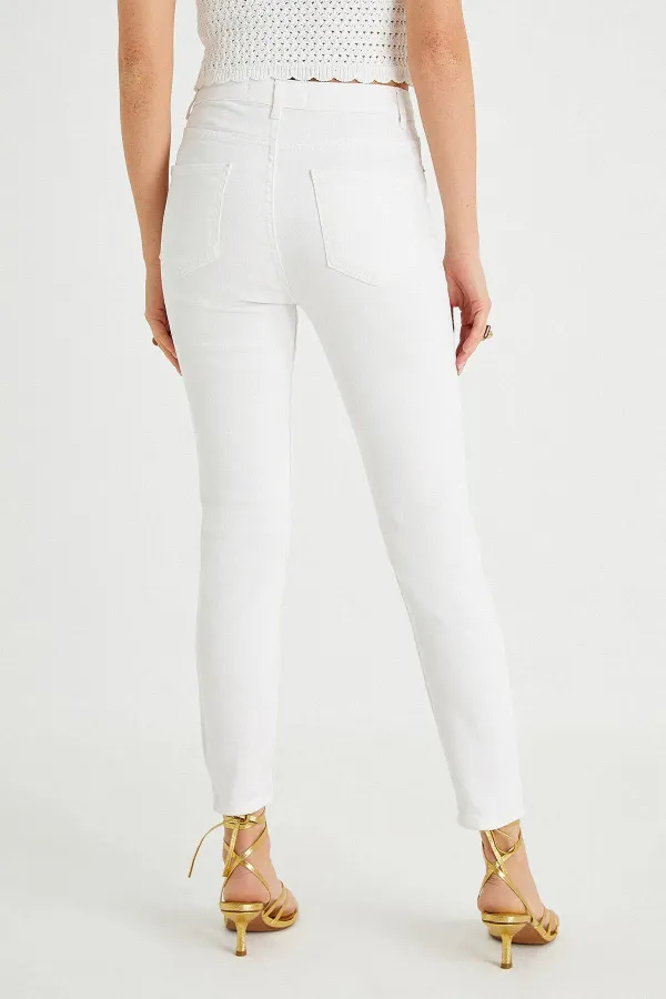 Kadın Beyaz Dar Paça Skinny Pantolon