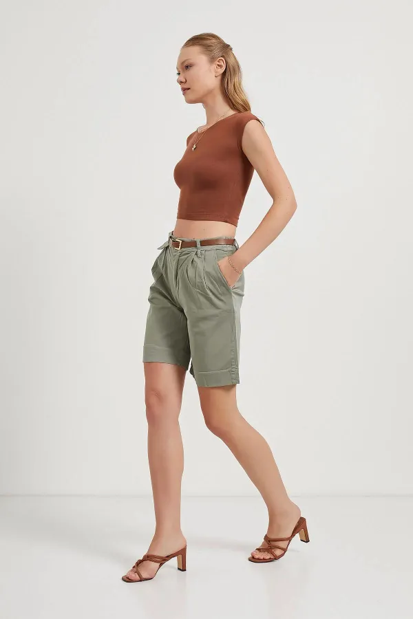 Kadın Haki Beli Kemerli Licralı Gabardin Midi Şort