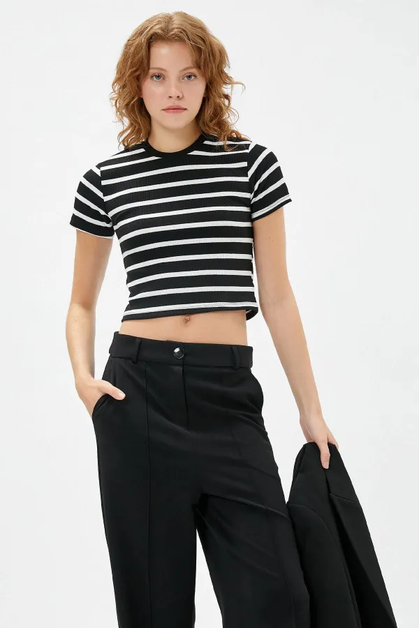 Kadın Siyah-Beyaz (25512) Bisiklet Yaka Çizgili Kısa Kollu Full Likra Ribana Tişört