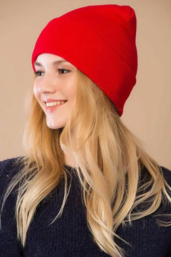 Bonnet rouge uni pour femme