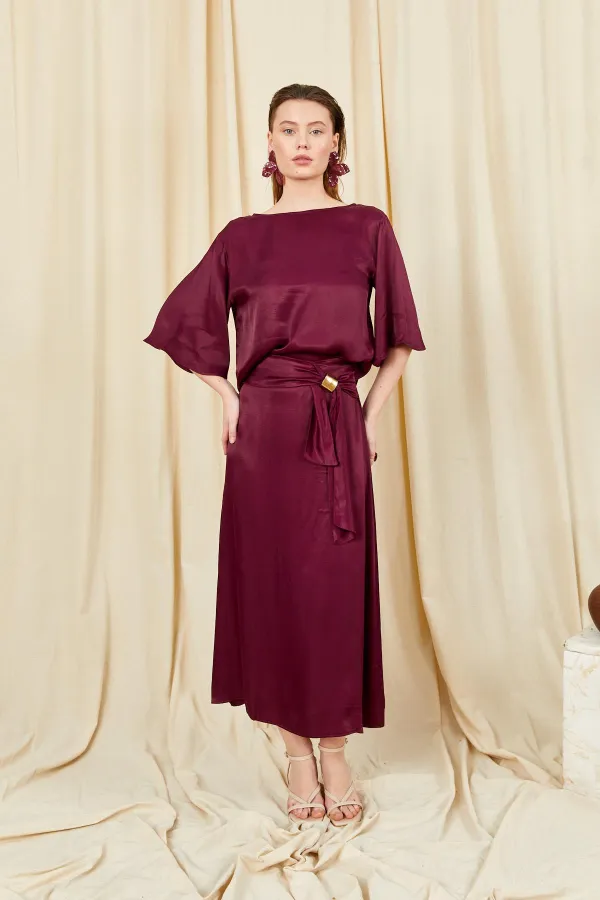 Kadın Mürdüm 9090 Kısa Kollu Düşük Kollu Eteği Gold Tokalı Saten Takım