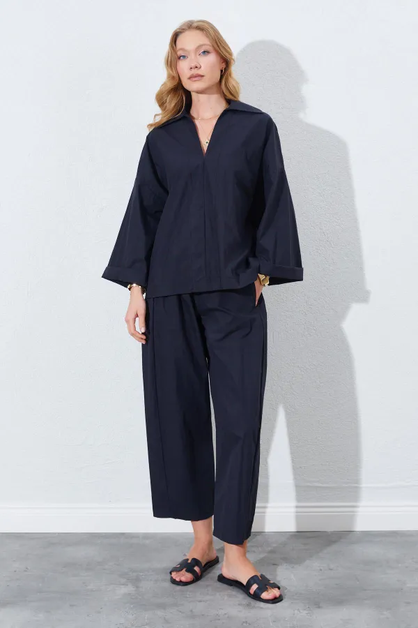 Kadın Siyah Derin V Yakalı Dirsek Kol Salaş Gömlek