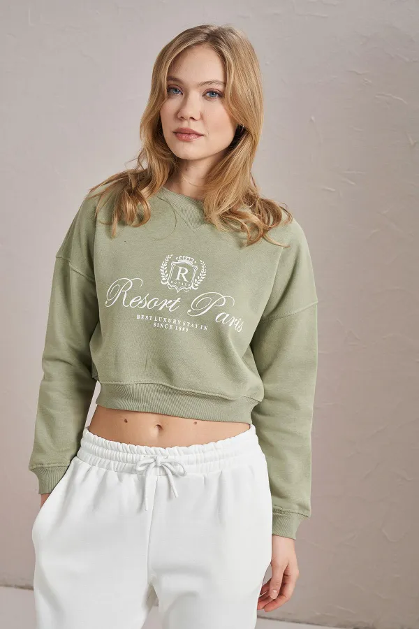 Women's Olive Resort Paris Print Three-Thread Crop Sweatshirt
