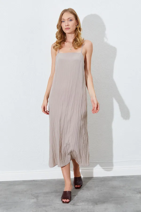 Kadın Vizon İp Askılı Kırışık Uzun Elbise