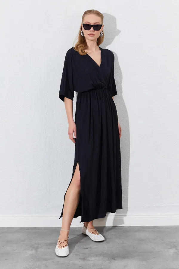 Kadın Siyah Düşük Kol Yanları Yırtmaçlı Uzun Elbise