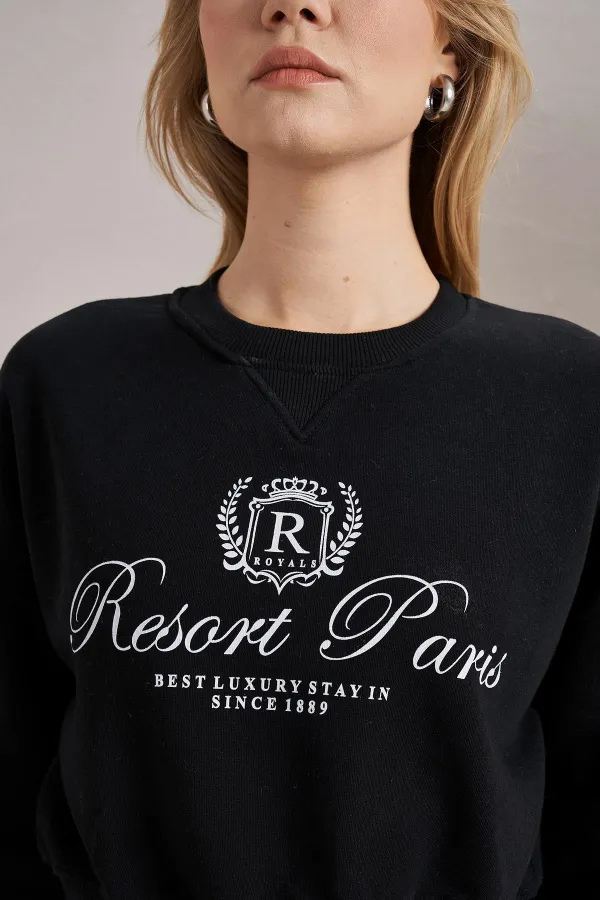Kadın Siyah Resort Paris Baskılı Üç İplik Crop Sweatshirt