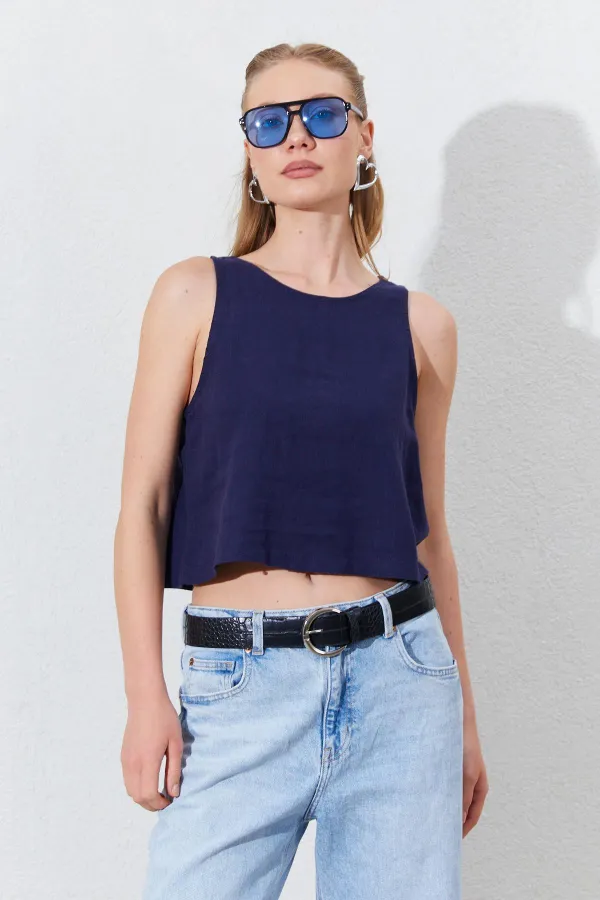 Kadın Lacivert Bisiklet Yaka Kolsuz Arka Yarım Fermuarlı Keten Bluz