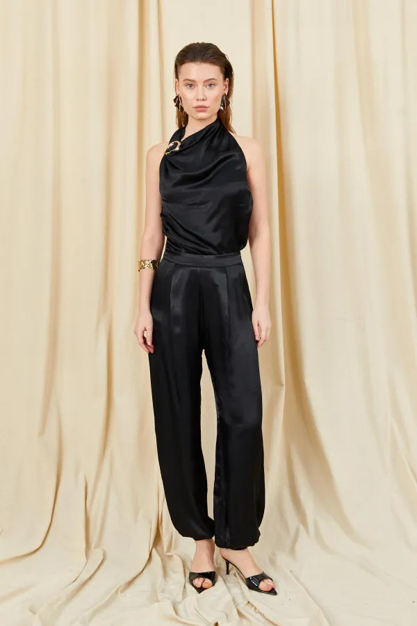 Kadın Siyah 9087 Yaka Bağlamalı Gold Tokalı Şalvar Pantolonlu Saten Takım