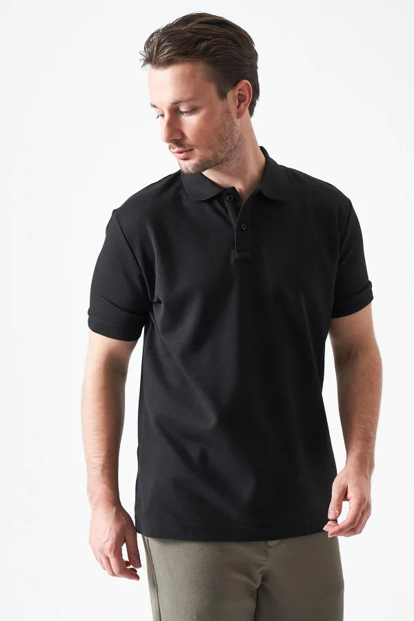 T-shirt noir pour homme, col montant, fente, deux boutons