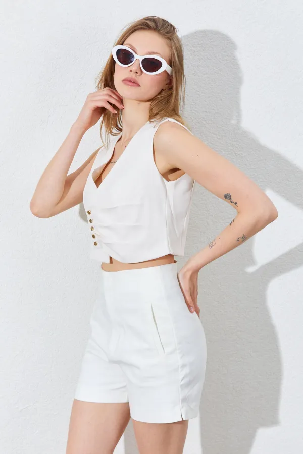 Kadın Beyaz Yanı Drapeli Gold Düğmeli Yelek