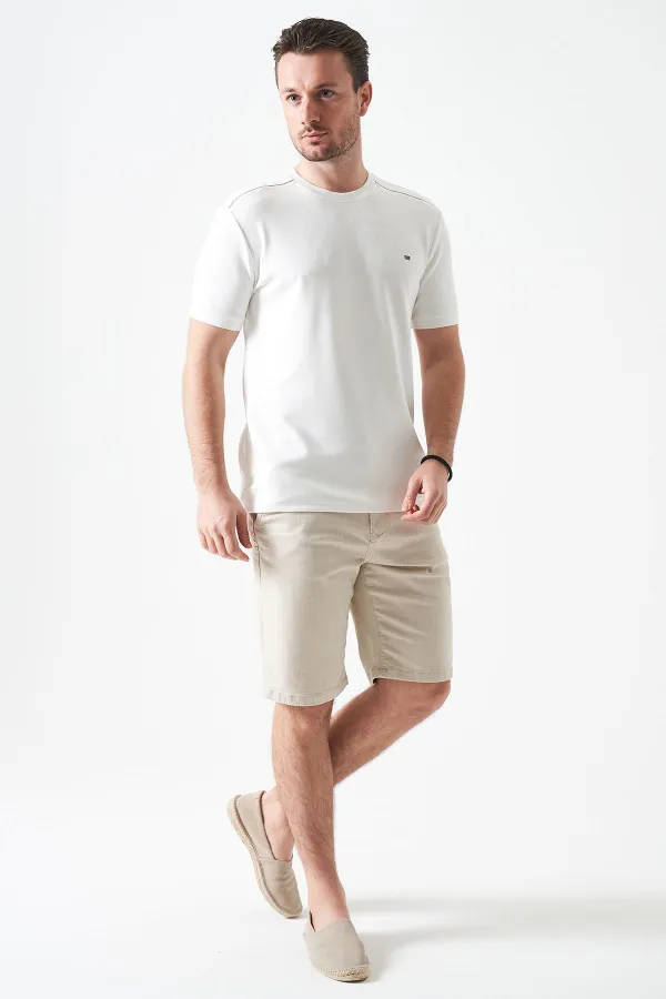 T-shirt blanc à col rond pour homme avec détail de large bande sur les épaules