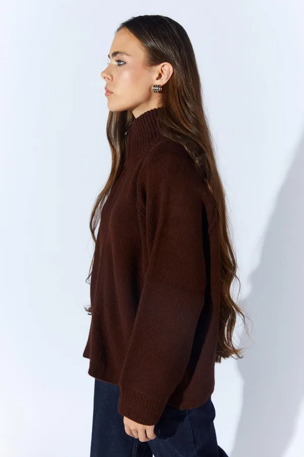 Kadın Kahve Dik Yakalı Dışardan Dkişli Fermuarlı Hırka