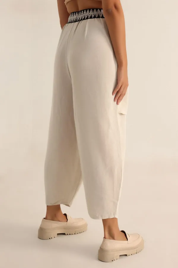 Kadın Naturel Bel Şeritli Büyük Cepli Bol Paça Pantolon