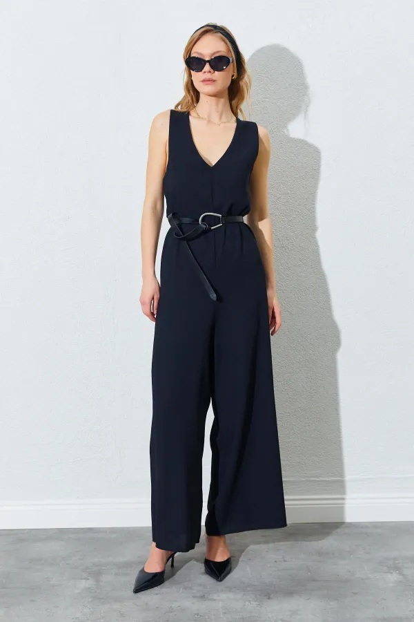 Kadın Siyah Sırtı Çapraz Bol Kesim Krep Tulum