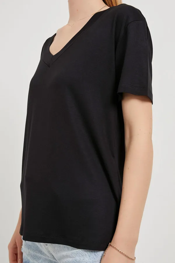 Kadın Siyah Önü Kısa Arkası Uzun V Yaka Süprem Tişört