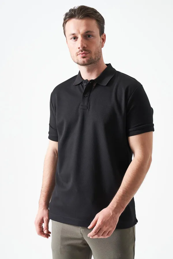 T-shirt noir pour homme, col montant, fente, deux boutons