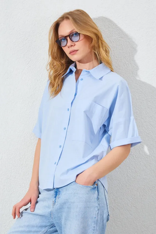Kadın Mavi Düşük Kol Tek Cepli Gömlek