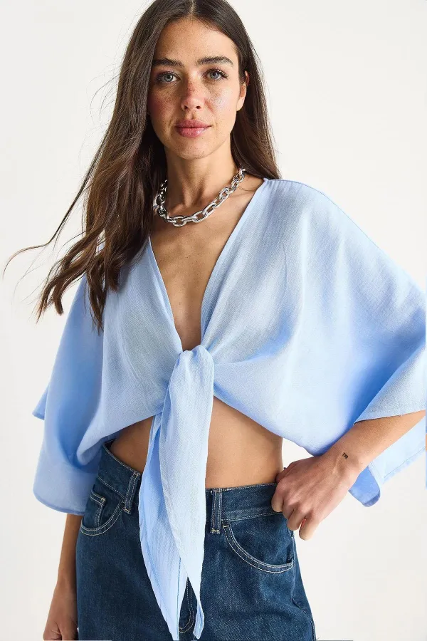 Kadın Mavi Yarasa Kol Ön Bağlamalı Gömlek