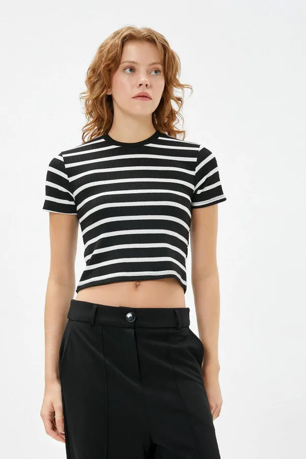 Kadın Siyah-Beyaz (25512) Bisiklet Yaka Çizgili Kısa Kollu Full Likra Ribana Tişört
