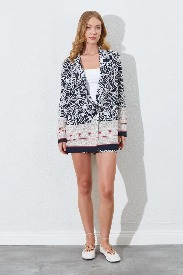 Kadın Siyah Eteği Sulu Blazer Ceket