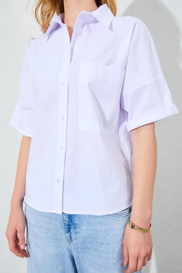 Kadın Beyaz Düşük Kol Tek Cepli Gömlek