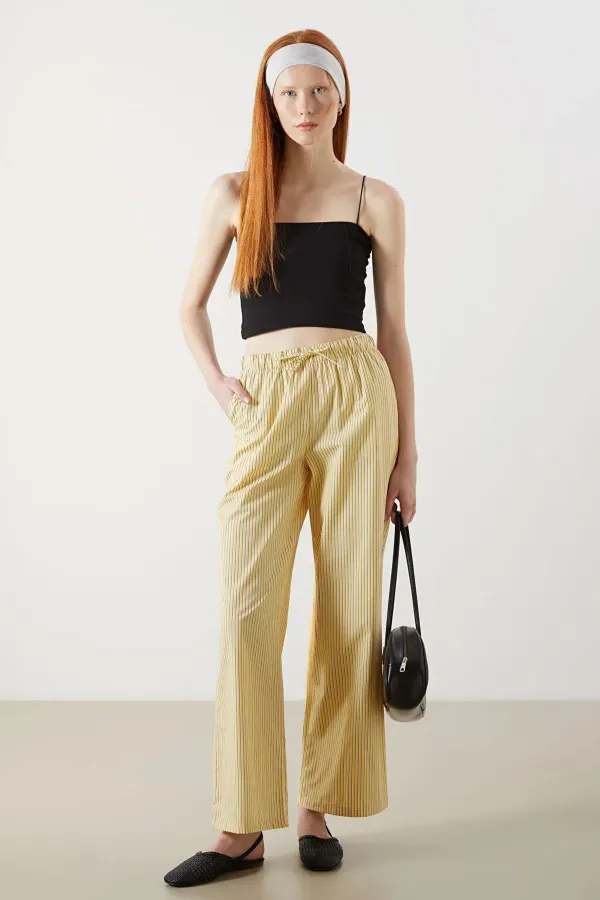 Kadın Siyah Spagetti Askılı İçi Gloplu Full Licra Atlet