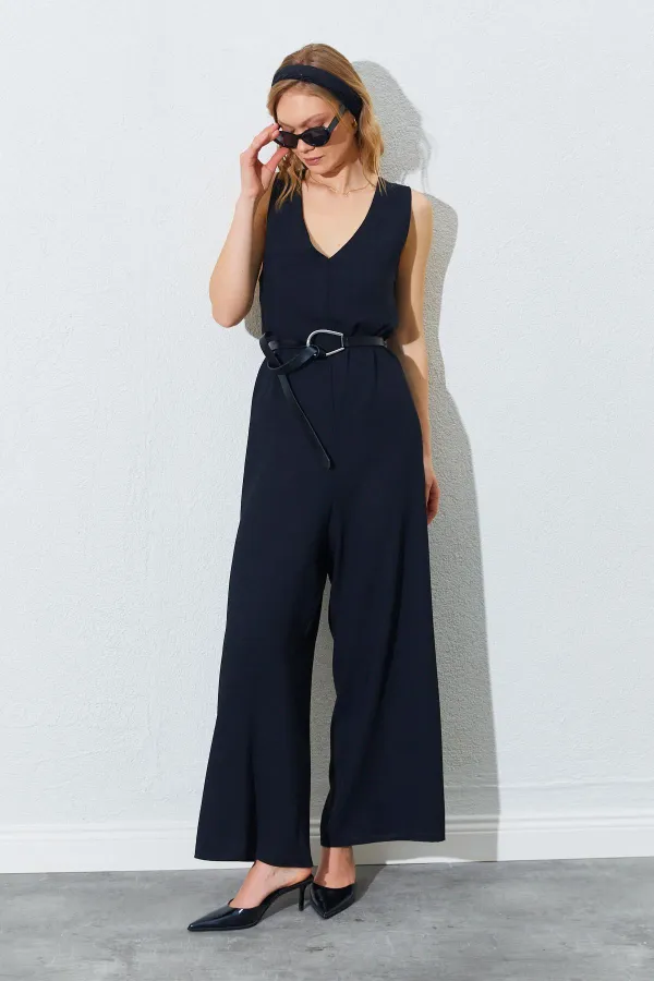 Kadın Siyah Sırtı Çapraz Bol Kesim Krep Tulum