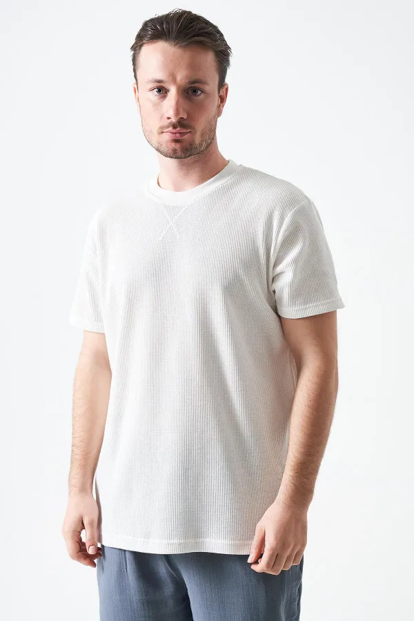 T-shirt basique homme Off-White à col rond et motif gaufré sur le devant