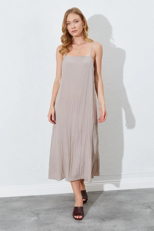 Kadın Vizon İp Askılı Kırışık Uzun Elbise