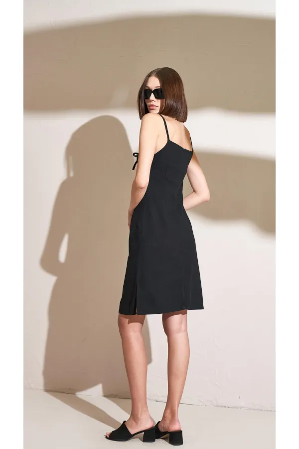 Kadın Siyah Önü Bağlamalı Yanı Yırtmaçlı İp Askılı Kısa Elbise