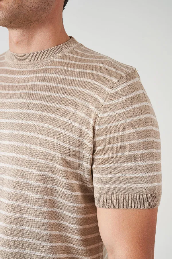 Erkek Bej Bisiklet Yaka Çizgili Triko Tişört