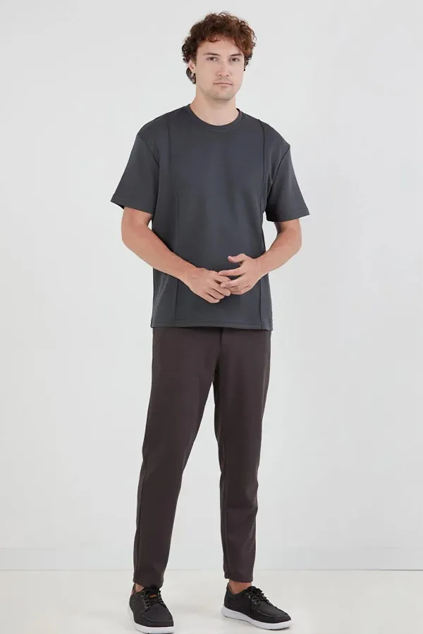 T-shirt homme anthracite à col rond en modal avec surpiqûres sur le devant