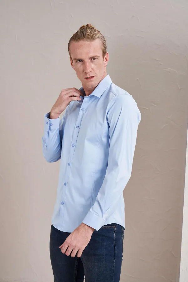 Chemise satinée bleue à manches longues pour homme