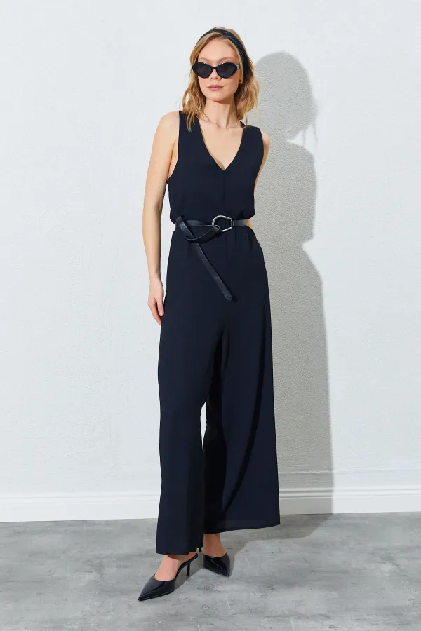 Kadın Siyah Sırtı Çapraz Bol Kesim Krep Tulum