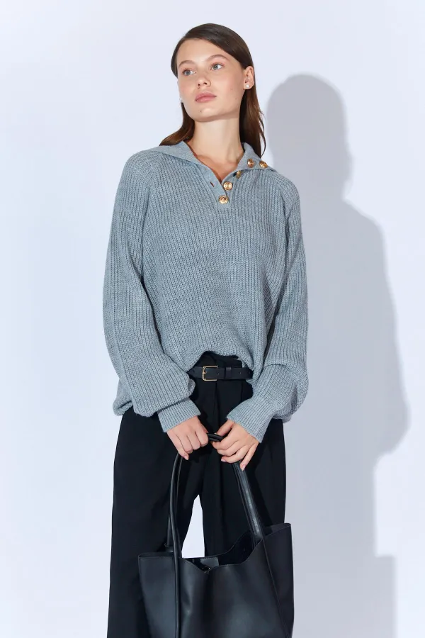 Kadın Gri Şal Yaka Düğmeli Triko Kazak