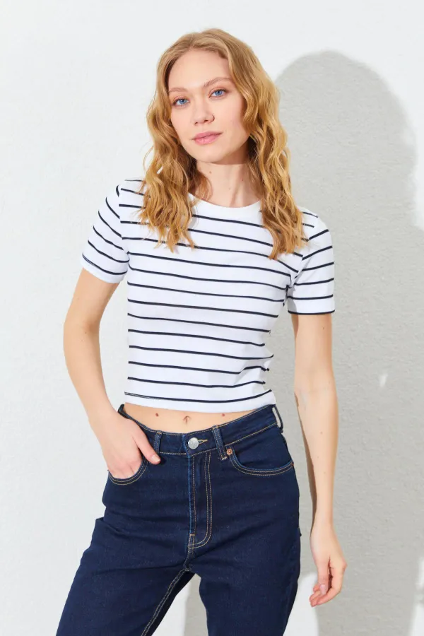 Kadın Beyaz-Siyah (25512) Bisiklet Yaka Çizgili Kısa Kollu Full Likra Ribana Tişört