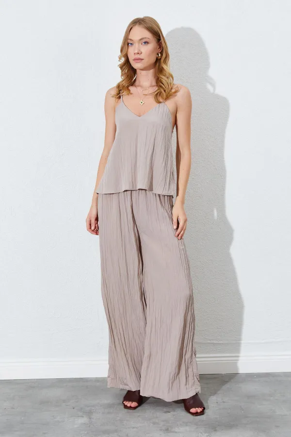 Kadın Vizon İp Askılı Kısa Pantolonlu Kırışık Takım