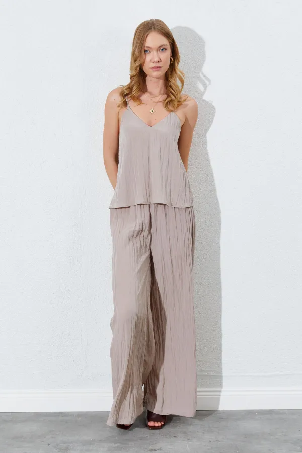 Kadın Vizon İp Askılı Kısa Pantolonlu Kırışık Takım