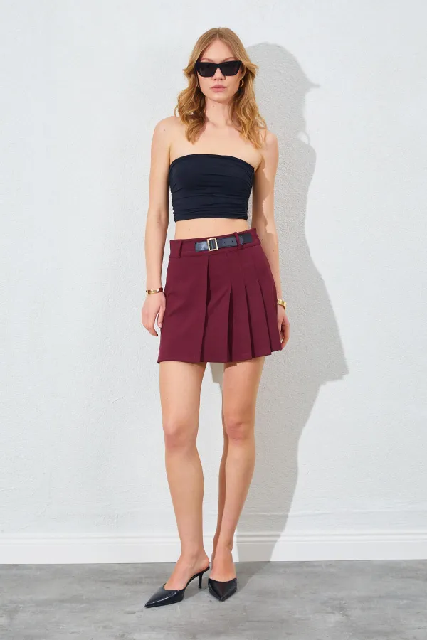 Kadın Bordo Kemerli Pileli Şort Etek