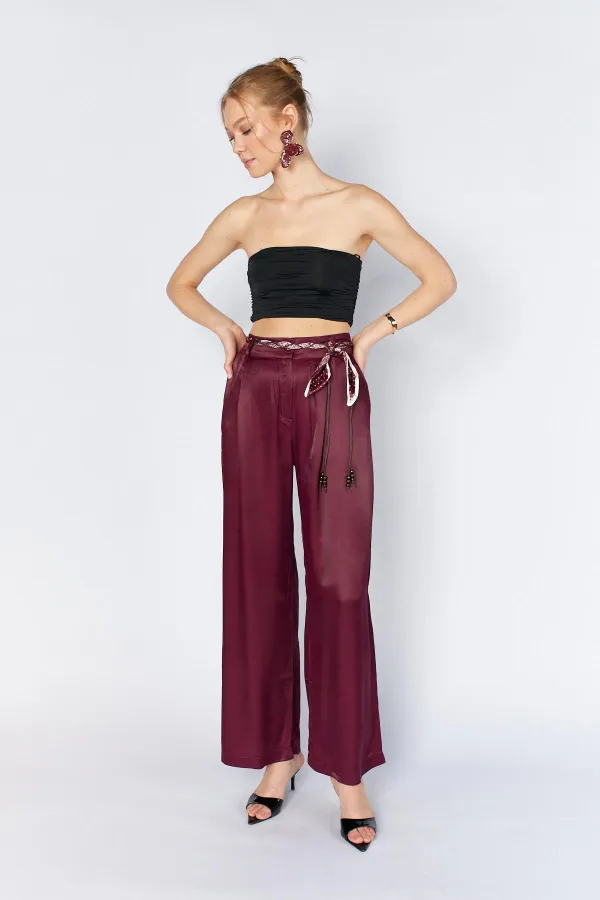 Kadın Mürdüm Beli Fular Kemerli Floş Saten Bol Paça Pantolon