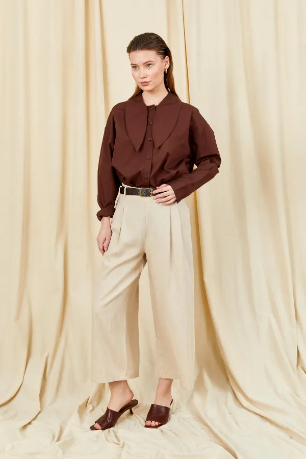 Kadın Naturel Kemer Detaylı Çift Pileli Bemuda Keten Pantolon