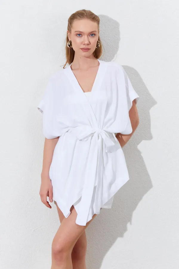 Kadın Beyaz Düşük Kol Kuşaklı Kimono