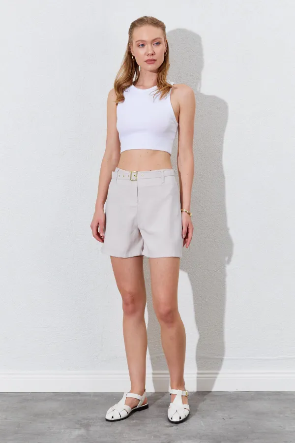 Kadın Açık Bej Beli Kendinden Kemerli Gabardin Şort