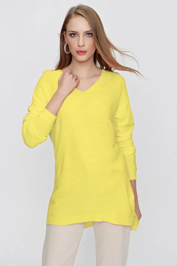Kadın Açık Sarı V Yaka Salaş Triko Kazak