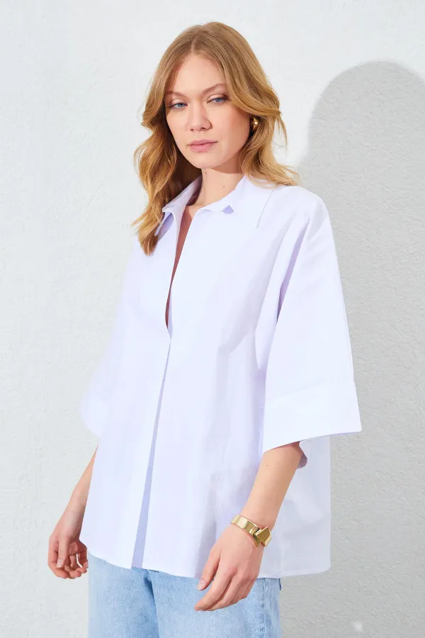 Kadın Beyaz Düşük Kol Önü Patlı Salaş Kesim Gömlek