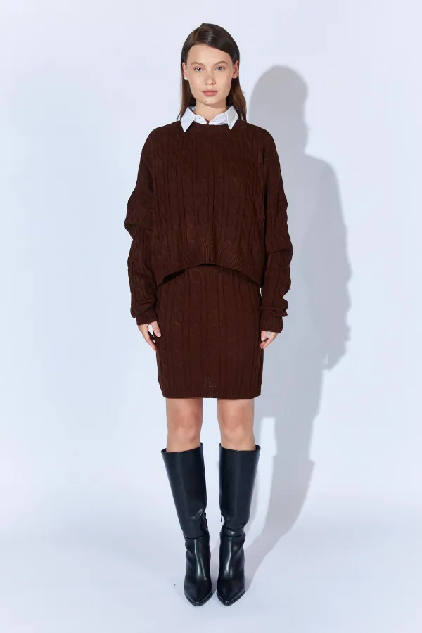 Kadın Kahve Saç Örgülü Etek Kazak Takım